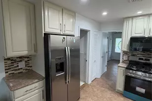121 Sunset Pl 1, Palisades Park, NJ 07650 - Photo 3