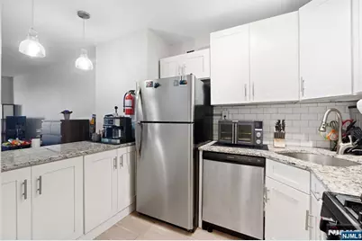 285 Aycrigg Avenue 15C #15C, Passaic, NJ 07055 - Photo 9