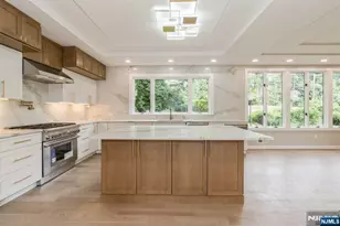66 E Gramercy Pl, Glen Rock, NJ 07452 - Photo 7