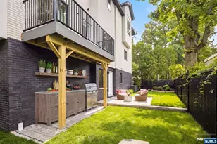 264 Beverly Hills Rd, Fort Lee, NJ 07024 - Photo 25