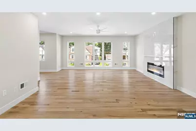264 Beverly Hills Road, Fort Lee, NJ 07024 - Photo 15