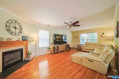 705 Gettysburg Place, Paramus, NJ 07652 - Photo 7
