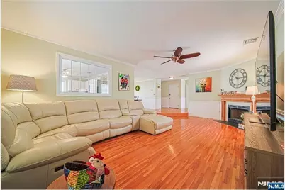 705 Gettysburg Place, Paramus, NJ 07652 - Photo 5