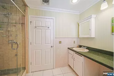 705 Gettysburg Place, Paramus, NJ 07652 - Photo 23