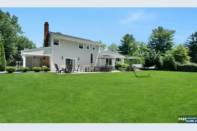 247 Oldwoods Road, Franklin Lakes, NJ 07417 - Photo 3