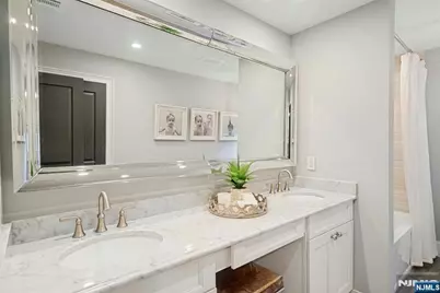 247 Oldwoods Road, Franklin Lakes, NJ 07417 - Photo 17