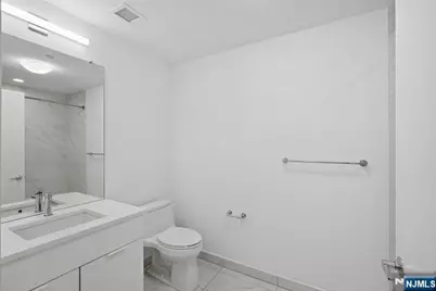 9 Ave At Port Imperial 818 #818, West New York, NJ 07093 - Photo 15