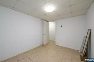 94 Van Buren St, Newark, NJ 07105 - Photo 37