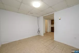 94 Van Buren St, Newark, NJ 07105 - Photo 43