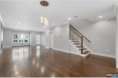 85 Washington Avenue 85 #85, Cliffside Park, NJ 07010 - Photo 5