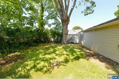 209 Merritt Avenue, Bergenfield, NJ 07621 - Photo 33