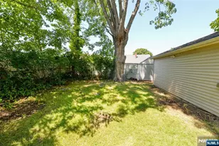 209 Merritt Ave, Bergenfield, NJ 07621 - Photo 33