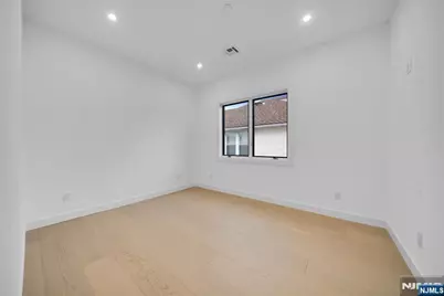 255 Morningside Avenue, Cliffside Park, NJ 07010 - Photo 33