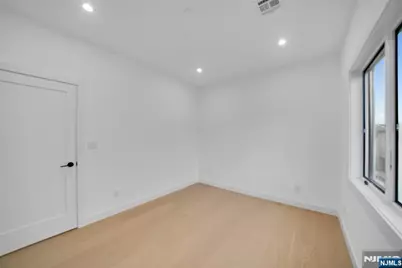255 Morningside Avenue, Cliffside Park, NJ 07010 - Photo 35