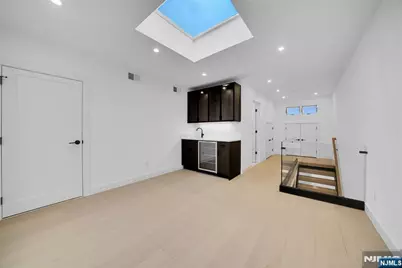 255 Morningside Avenue, Cliffside Park, NJ 07010 - Photo 41