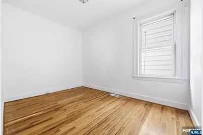 39 Struyk Avenue, Haledon, NJ 07508 - Photo 9
