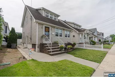334 Travers Place, Lyndhurst Township, NJ 07071 - Photo 3