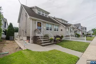 334 Travers Pl, Lyndhurst Township, NJ 07071 - Photo 3