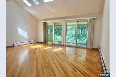 2240 Jones Road, Fort Lee, NJ 07024 - Photo 5