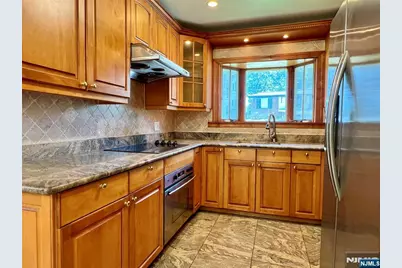 2240 Jones Road, Fort Lee, NJ 07024 - Photo 11