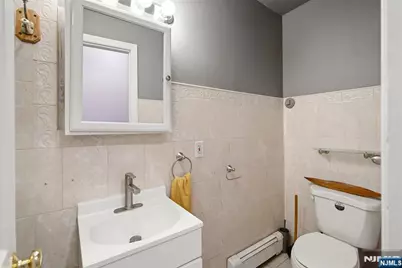 444 Lookout Avenue, Hackensack, NJ 07601 - Photo 17