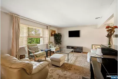 444 Lookout Avenue, Hackensack, NJ 07601 - Photo 5