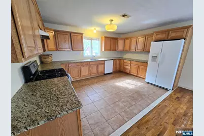 598 Broad Street, Carlstadt, NJ 07072 - Photo 5