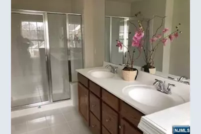 32 Litchfield Lane 403 #403, Fair Lawn, NJ 07410 - Photo 7