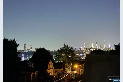 36 Myrtle Avenue A #A, Edgewater, NJ 07020 - Photo 3
