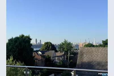 36 Myrtle Avenue A #A, Edgewater, NJ 07020 - Photo 5
