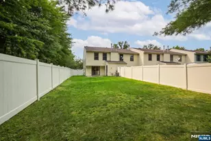 25 Driscoll Ct, North Brunswick Township, NJ 08902 - Photo 23