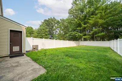 25 Driscoll Court, North Brunswick Township, NJ 08902 - Photo 21