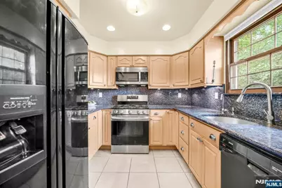 25 Driscoll Court, North Brunswick Township, NJ 08902 - Photo 5