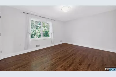 200 Laird Avenue 204 #204, Cliffside Park, NJ 07010 - Photo 23