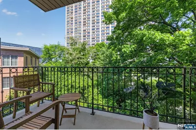 200 Laird Avenue 204 #204, Cliffside Park, NJ 07010 - Photo 9