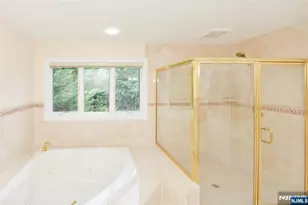 1056 Edgewood Ln, Fort Lee, NJ 07024 - Photo 21