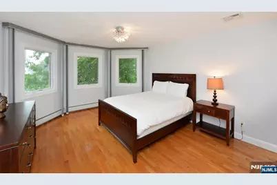 1056 Edgewood Lane, Fort Lee, NJ 07024 - Photo 27