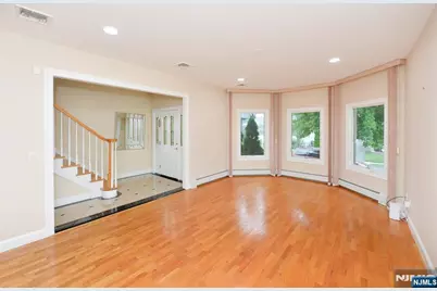 1056 Edgewood Lane, Fort Lee, NJ 07024 - Photo 5