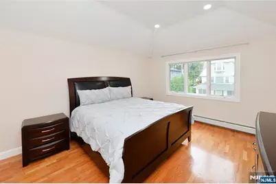 1056 Edgewood Lane, Fort Lee, NJ 07024 - Photo 23
