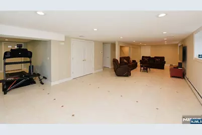 1056 Edgewood Lane, Fort Lee, NJ 07024 - Photo 29
