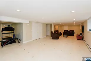 1056 Edgewood Ln, Fort Lee, NJ 07024 - Photo 29