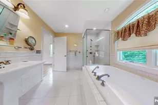 41 Circle Dr, Paramus, NJ 07652 - Photo 15