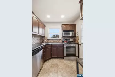 208 Baldwin Avenue, New Milford, NJ 07646 - Photo 9