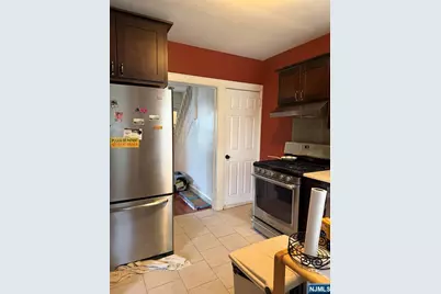 106 Carlton Avenue, East Rutherford, NJ 07073 - Photo 9