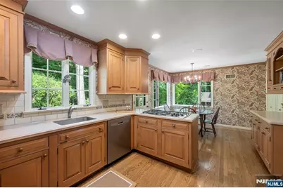 570 Bennington Terrace, Ridgewood, NJ 07450 - Photo 15