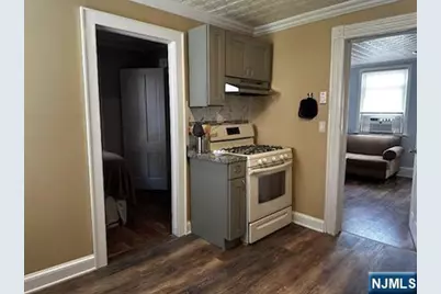 118 Lake Avenue 2 #2, Clifton, NJ 07011 - Photo 3