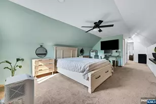 151 Knickerbocker Rd, Englewood, NJ 07631 - Photo 17