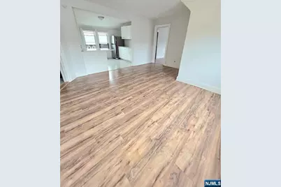 465 Oakdene Avenue 3Fl #3FL, Cliffside Park, NJ 07010 - Photo 9