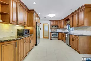 268 Center St, Englewood Cliffs, NJ 07632 - Photo 7