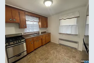 126 69th, Guttenberg, NJ 07093 - Photo 19